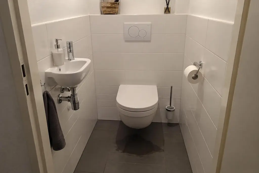 Lekdetectie Schiphol – natte vloer bij een toilet